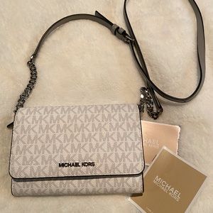 Michael Kors Signature Jet Set Medium Smartphone Convertible Crossbody - White